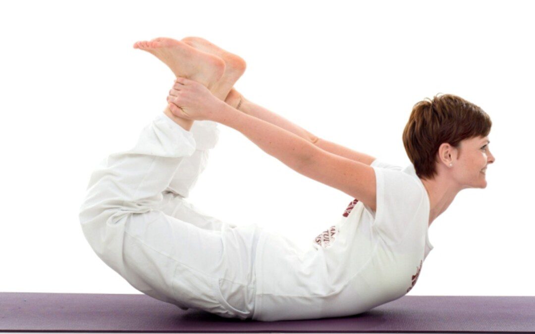 Dhanurászana – Íjállás