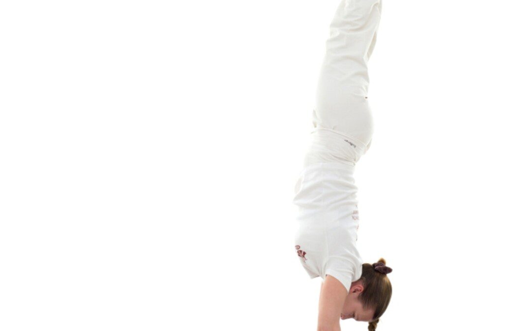 Adhó-mukha-vriksászana – Kézenállás