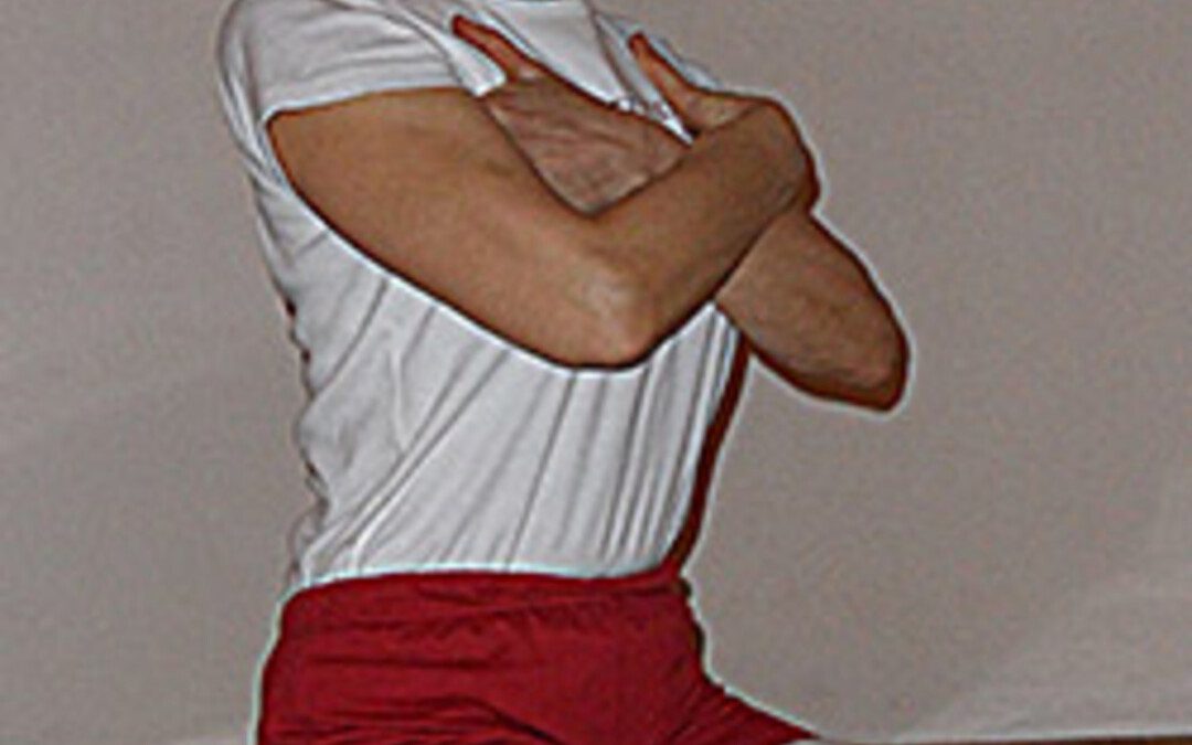 Pādadhīrāsana – légzéskiegyenlítőpóz