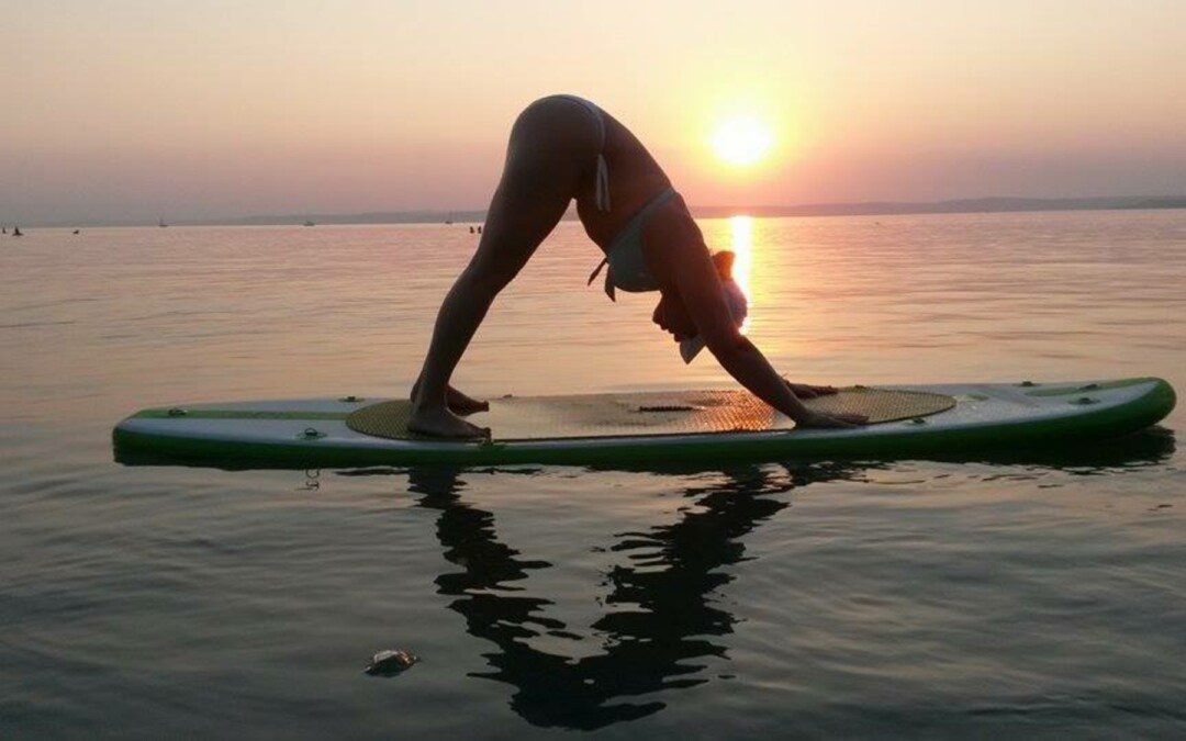 A Jóga királya és a Királyok városa találkozik