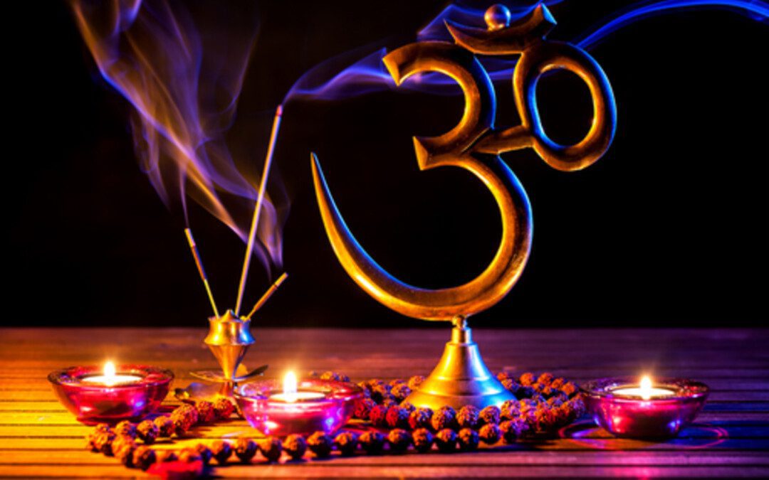 Isten és az oṁ-mantra (praṇava)