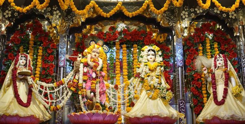 Kṛṣṇa szándéka a rāsa-tánccal