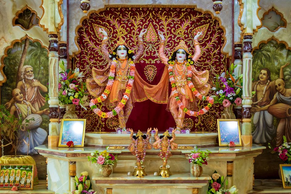 A Móhiní múrti és Siva története – példa a transzcendentális cselekedetre