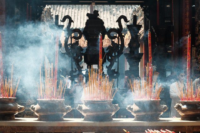 Gyógyító illatok: mire jók a füstölők?