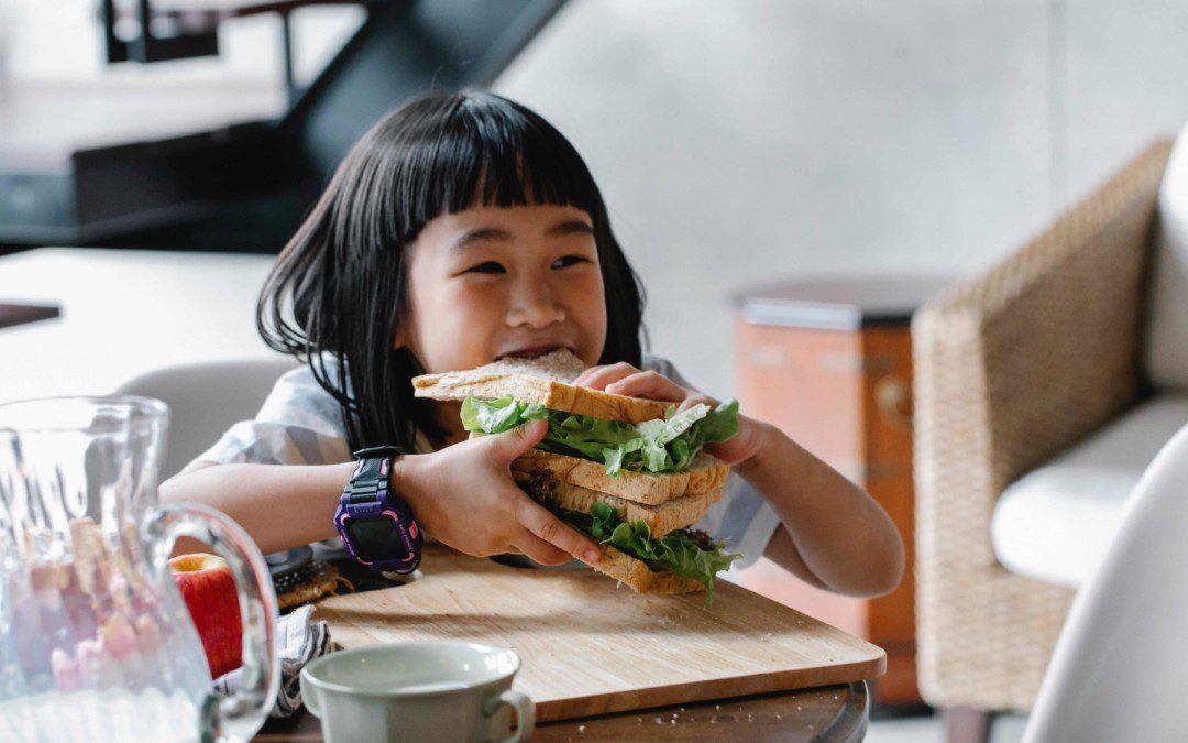 Ínycsiklandó padlizsánkrém házi kiflivel tízóraira