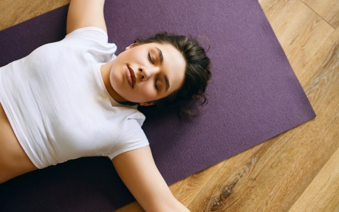 Ellazító jógapózok pihenésre vágyóknak