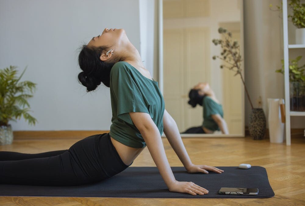 Hogyan jógázz – tükörrel vagy tükör nélkül?